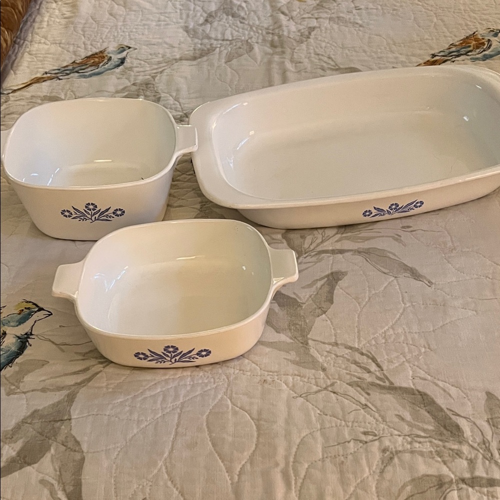Corningware  Cornflower White and Blue Bakeware Set